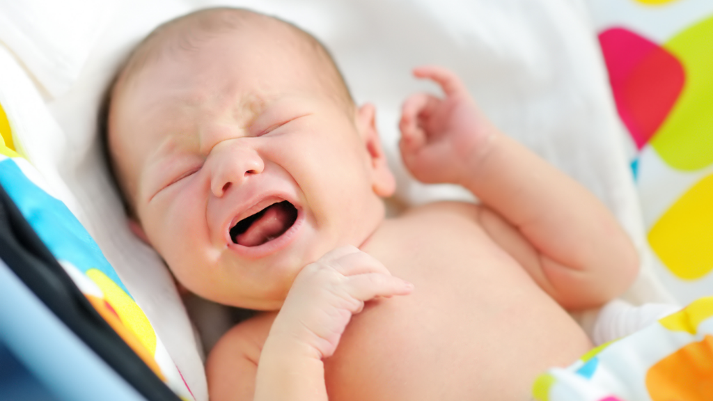 泣いてる赤ちゃん
