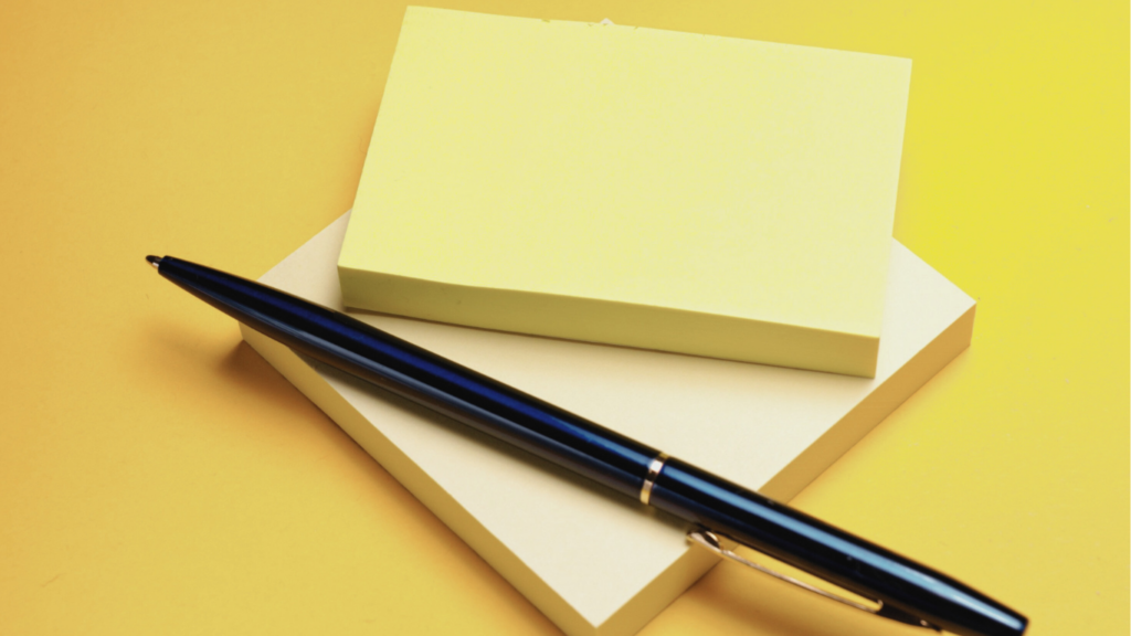 ペンとメモ